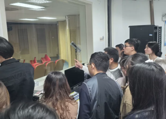 文化与传媒学院广编专业开展舞台设备实践培训